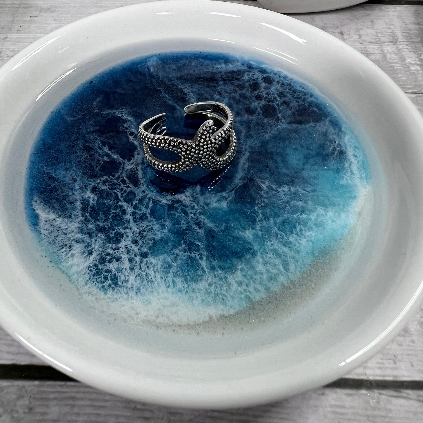 Small round beautiful ocean wave heart shaped ring dish